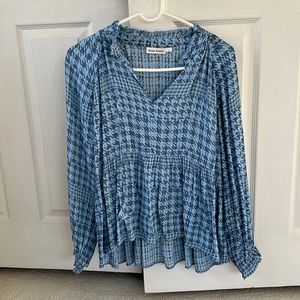 Adorable Roller Rabbit top